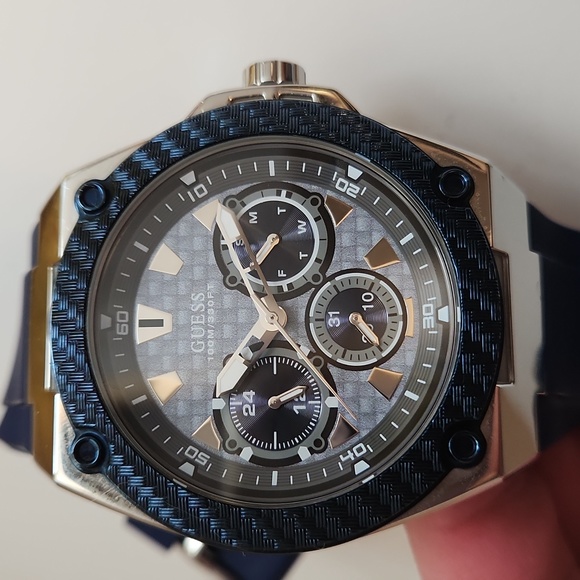 Guess~ Mens Legacy Watch - Picture 2 of 6